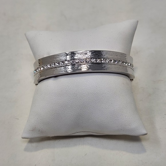 Real Collectibles by Adrienne Silver Tone Diamonte Hinge Clamper Bracelet Oval - Picture 1 of 8